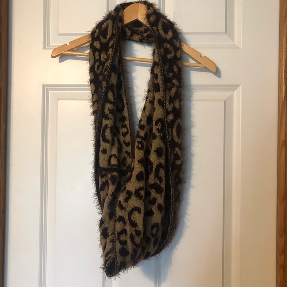 Leopard Print Infinity Scarf - Picture 2 of 2